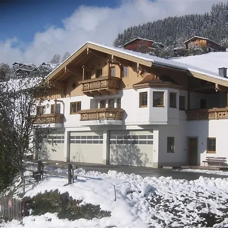 Daire Stunning Near Forest In